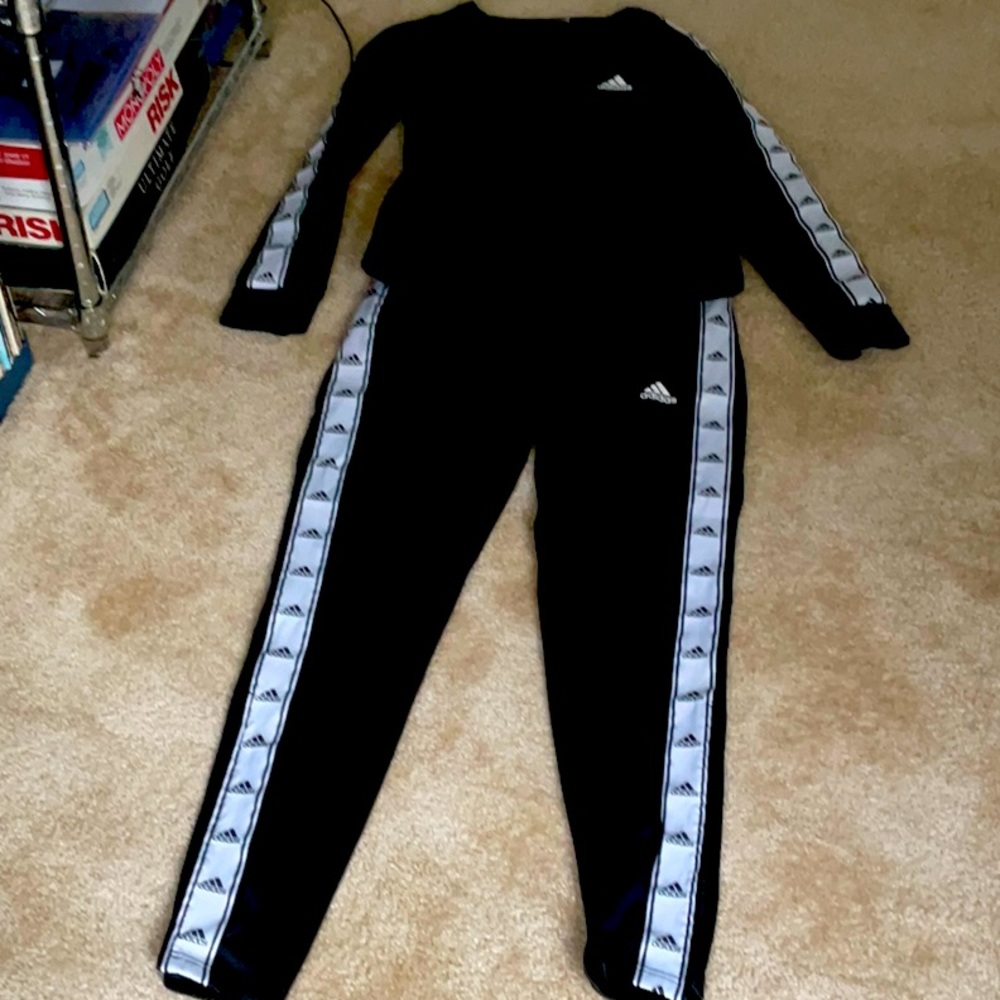 Adidas sweat pant outfit.